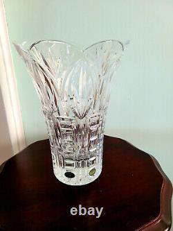 Gorgeous %24 Pbo Bohemia Lead Crystal Vase in excellent Condition & Cut