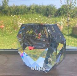 Hoya Cut Crystal Vase Signed by Japanese Artist Kyoichira Kawakami. Gem-Shaped