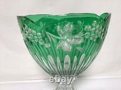 II83 Large Hungary Green Hand Cut Crystal Vase Bright Colors And Beautiful