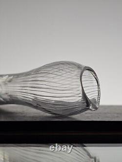 Tapio Wirkkala Foal's foot line-cut crystal art glass vase 3215 Iittala